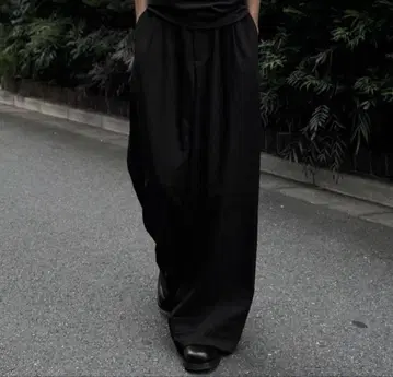 un peu different tuck wide baggy slacks