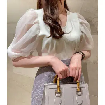 SNIDEL 쉬폰 슬리브 컷 탑