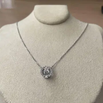 SWAROVSKI 댄싱 스톤 목걸이