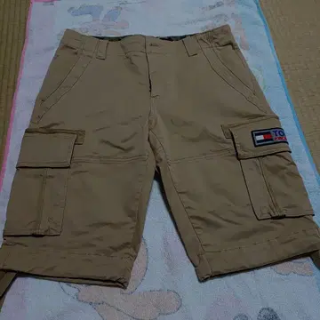 TOMMY 베이지 카고 숏팬츠