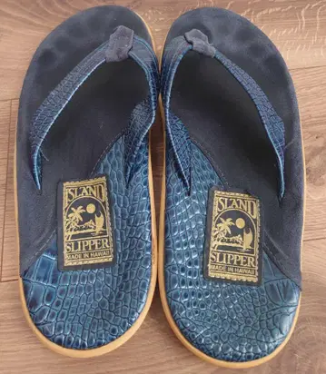 ISLAND SLIPPER 네이비 레어