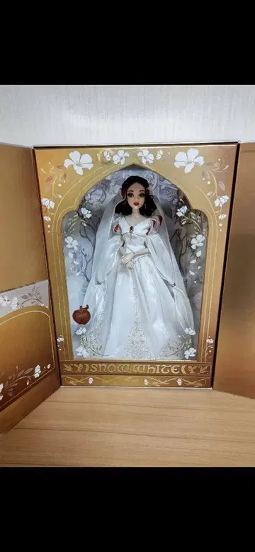 백설공주 리미티드 인형