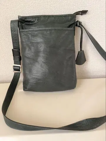 다크 그레이 가죽 스마트폰 숄더백 aniary 아니아리