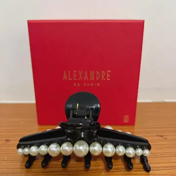 ALEXANDRE DE PARIS 펄 장식 헤어 클립