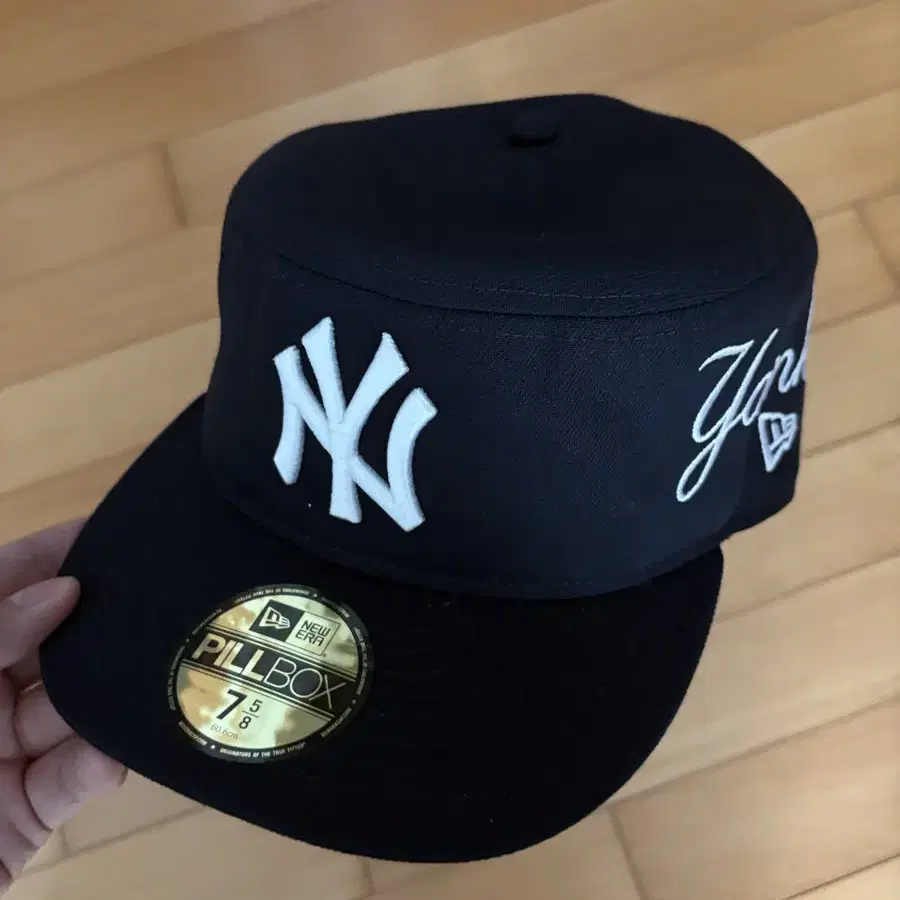 New Era ニューヨーク・ヤンキース Pillbox キャップ 7 5/8 New Era ニューヨーク・ヤンキース PILLBOX キャップ 7 5/8