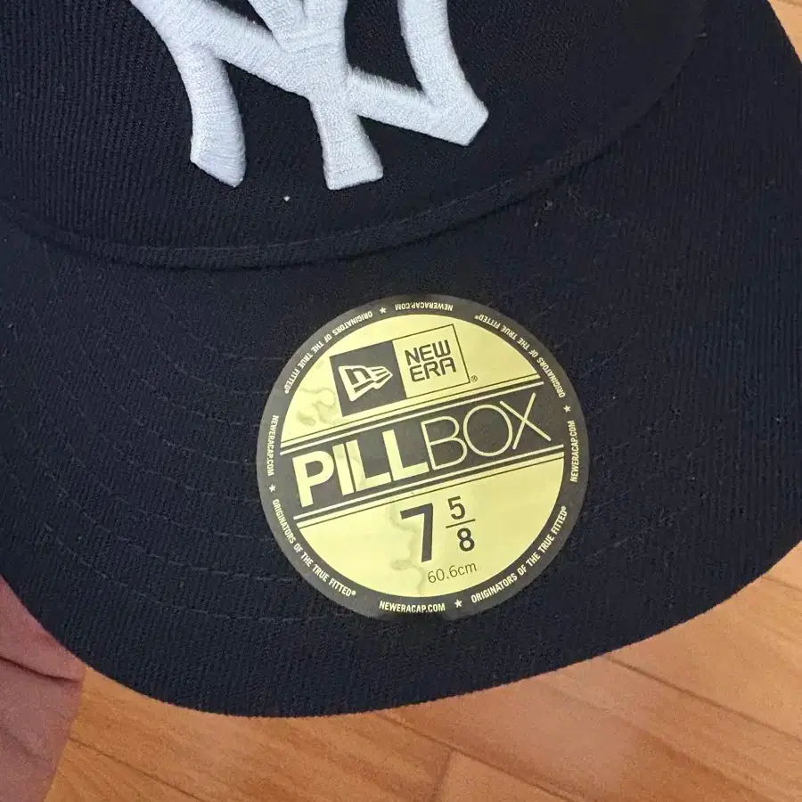 NEW ERA | 뉴에라 New Era New York Yankees Pillbox 758 (60.6cm