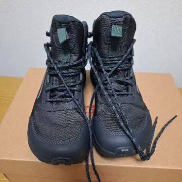 GORE-TEX 하이컷 트레킹 슈즈