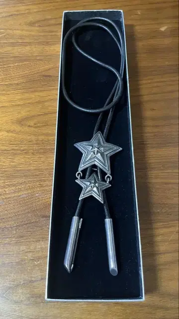코디 샌더슨 라지 스타 보로 루프 타이 목걸이