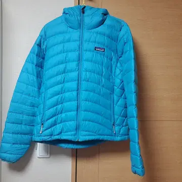patagonia 다운 자켓 파랑 M 사이즈
