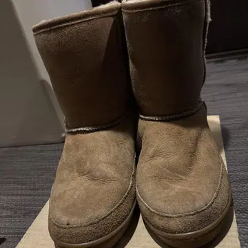 미네통카 무스탕 부츠 카멜