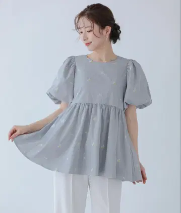 fitmore 플라워 자수 벌룬 슬리브 페플럼 탑