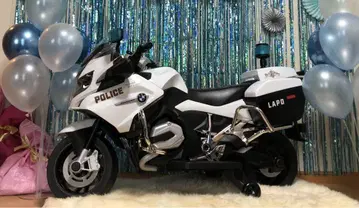 화이트 바이크 전기 바이크 BMW