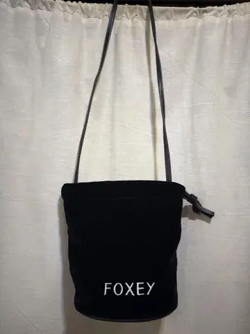 미사용 FOXY 폭시 벨벳 블랙 미니백