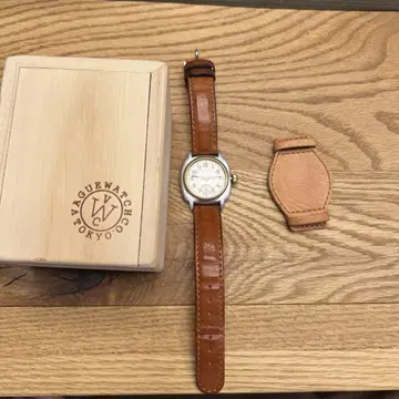 VAGUE WATCH coussin early