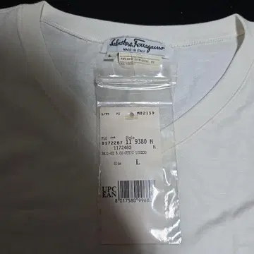 페라가모 티셔츠