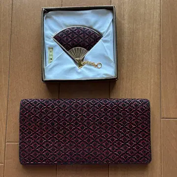 인덴 장지갑과 손거울
