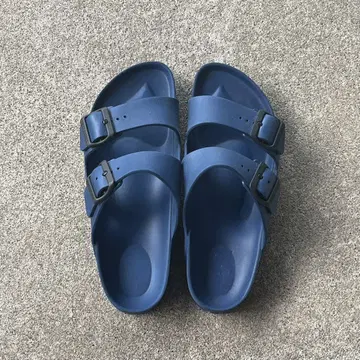 BIRKENSTOCK 샌들