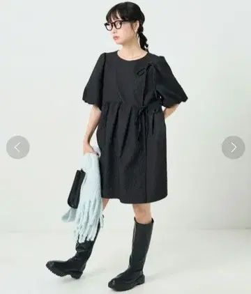 프릭스 스토어 후쿠레자카드 퍼프 슬리브 리본 미니 원피스 블랙