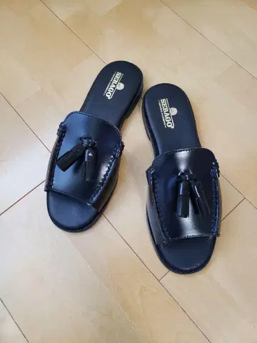SEBAGO 세바고 가죽 태슬 샌들