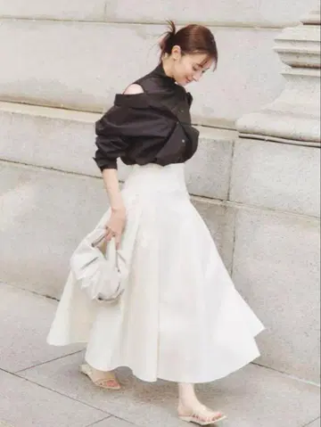 [미사용 새상품] FRAY I.D 다이아 퀼팅 자카드 플레어 스커트