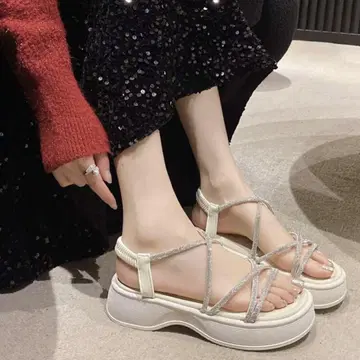 샌들 큐빅