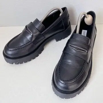 미사용급 STEVE MADDEN 통굽 코인 로퍼 탱크 밑창 블랙