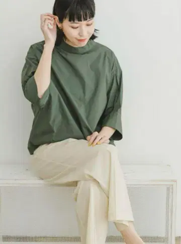5부 소매 하이넥 블라우스 5분 소매 하이넥 블라우스