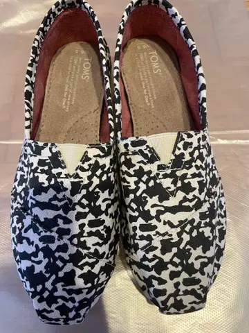 TOMS 톰스 슬립온 플랫 슈즈 23.5cm