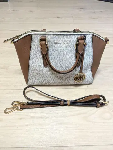 새상품급 MICHAEL KORS 2wayMK 패턴 숄더백 네고 불가