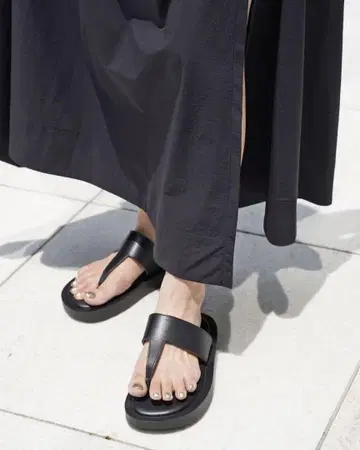 두지엠 클라세 카미나 THONG PLATFORM SANDAL
