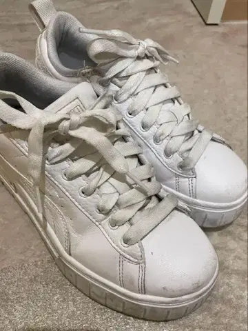 Puma 플랫폼 스니커즈 37 사이즈 화이트