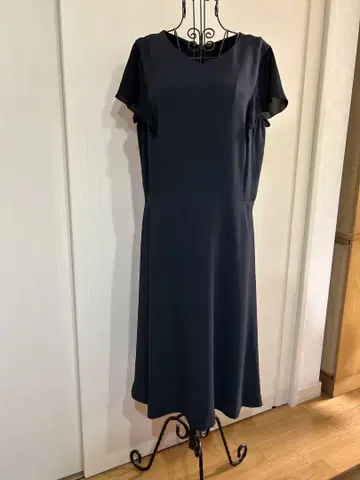 아마카 블랙 네이비 반팔 A라인 원피스