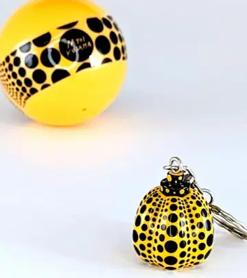 쿠사마 야요이 (KUSAMA YAYOI) 노란 호박 오브제 참