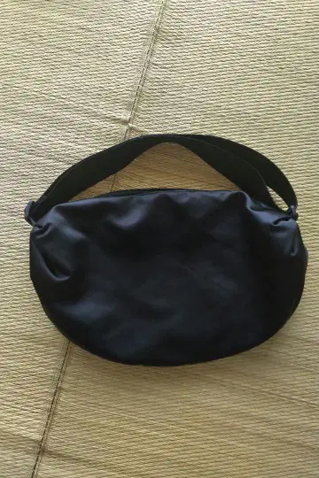 코스 블랙 핸드백 숄더백 새상품급