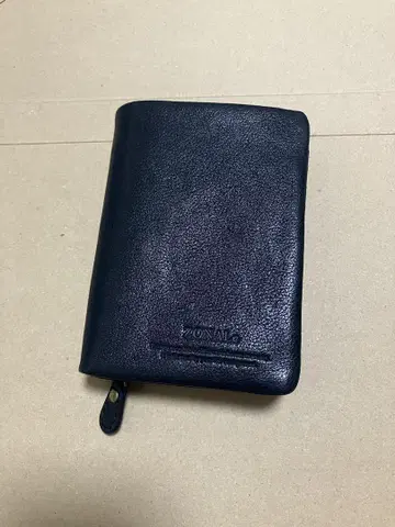 새상품 조나 반지갑 블랙