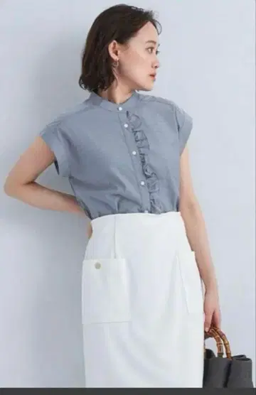 유나이티드 애로우즈 하프 프론트 프릴 프렌치 슬리브 블라우스