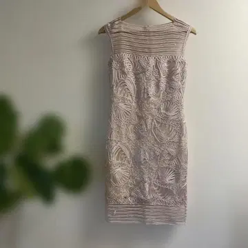 TADASHI SHOJI 핑크 쉘 무늬 슬리브리스 원피스 사이즈 2