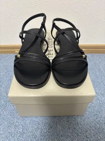 오데뜨 앤 오딜 블랙 스트랩 샌들 22cm