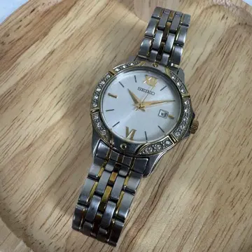 SEIKO 스와로브스키 손목시계 골드 실버