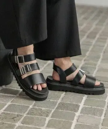 HARE 샤크 하이솔 샌들