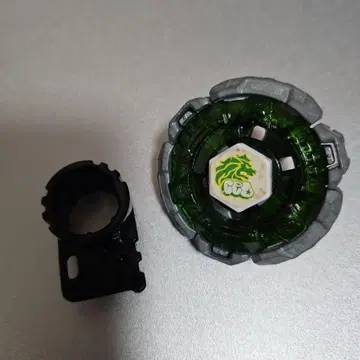메탈 파이트 베이블레이드 팽 레오네 130W2D