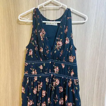 Abercrombie & Fitch 플라워 프린트 슬리브리스 원피스 S