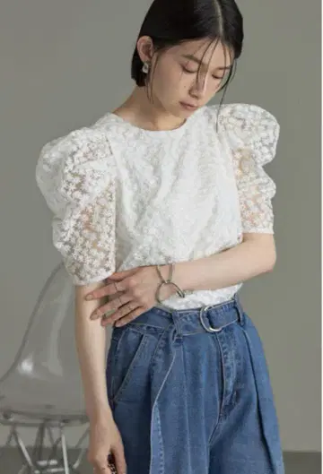 노스탤지어 플라워 레이스 반팔 상의 M 사이즈 화이트 이게타 히로에