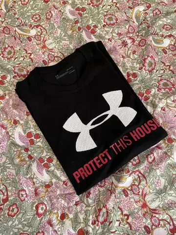 미사용 새상품 언더아머 T셔츠 PROTECT THIS HOUSE