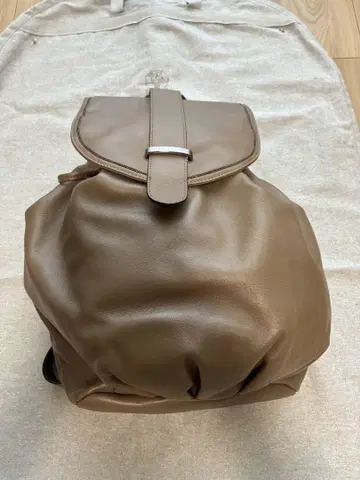 레어 새상품급 브루넬로쿠치넬리 가죽 백팩 백팩