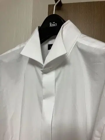 GENTRIND 화이트 긴팔 윙 칼라 셔츠 LL