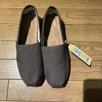 TOMS 슬립온 그레이 10.5