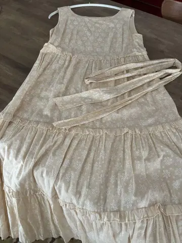 Jane Marple 꽃무늬 자수 슬리브리스 원피스