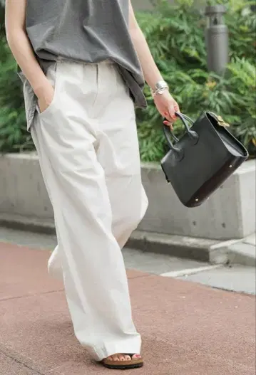 Spick and Span 개더 치노 화이트 40