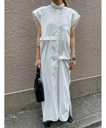 AIC. 밴드 카라 턱 디자인 롱 원피스 화이트